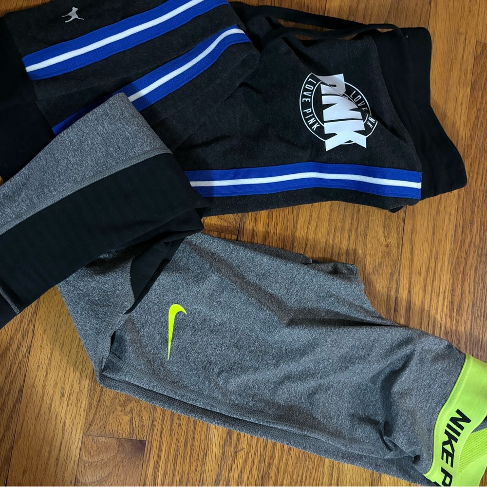 Lot of 2 - Nike (XS) - Pink (XS)